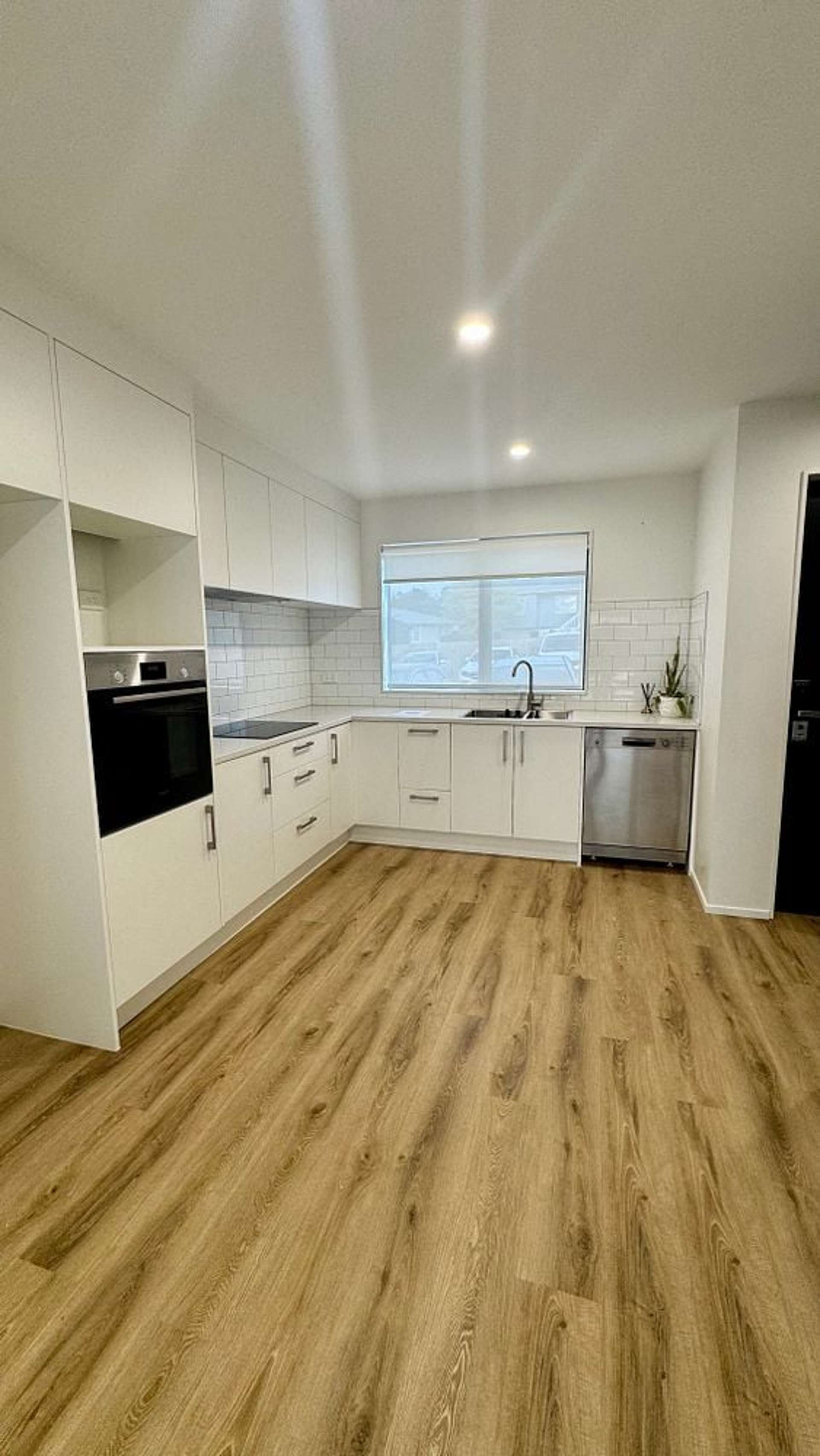 7/25 Vodanovich Road Te Atatu South_0