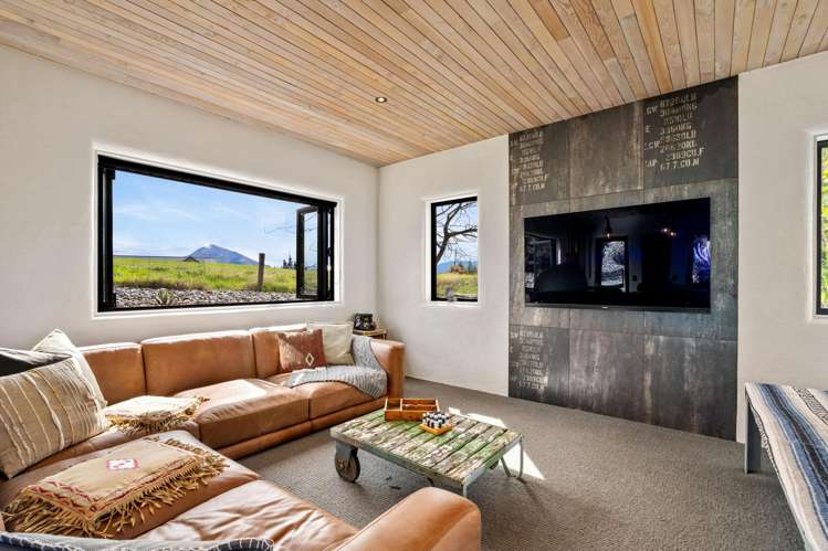 9 Balneaves Lane Albert Town_16