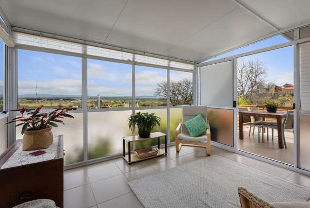 Move Fast - Prime Position, Stunning Views