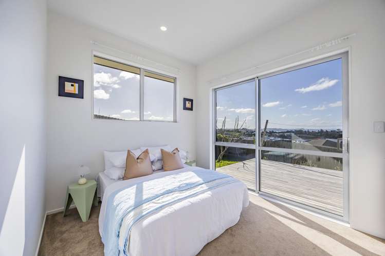2 Myra G Place Stanmore Bay_11