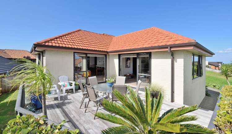 127 Alec Craig Way Gulf Harbour_9