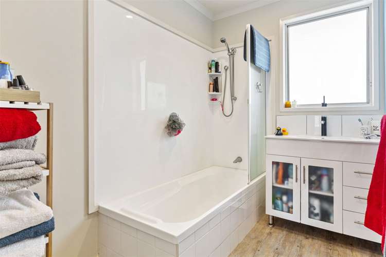 2 Katrina Place Massey_10