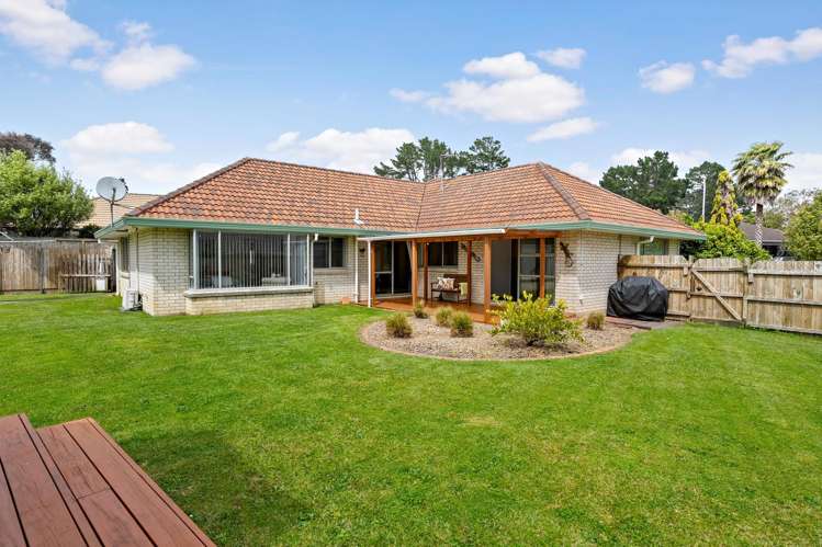 5 Bernie Edwards Place Botany Downs_13