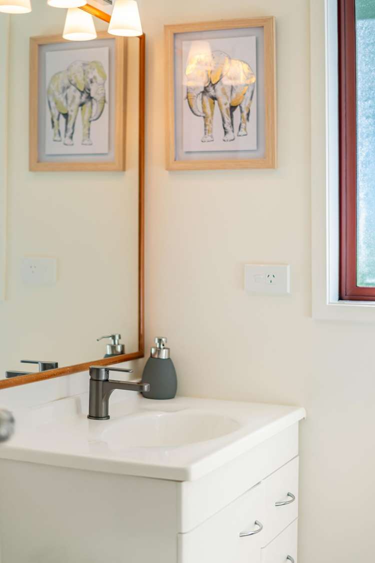 26 Omapere Street Waitangirua_16