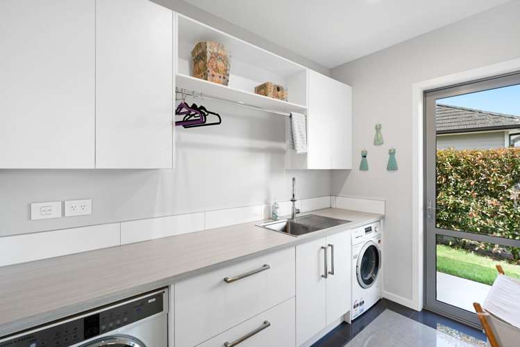 77 Baxter Michael Crescent Cambridge_24