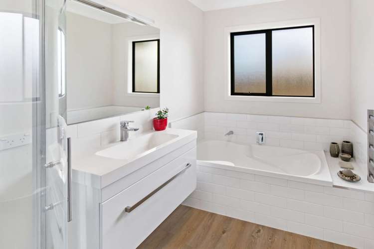 17 Tirimoana Place Otamatea_15