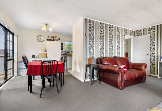 19 Anglers Way Wattle Downs_2