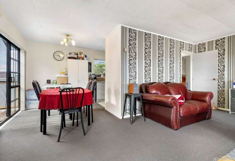 19 Anglers Way Wattle Downs_2