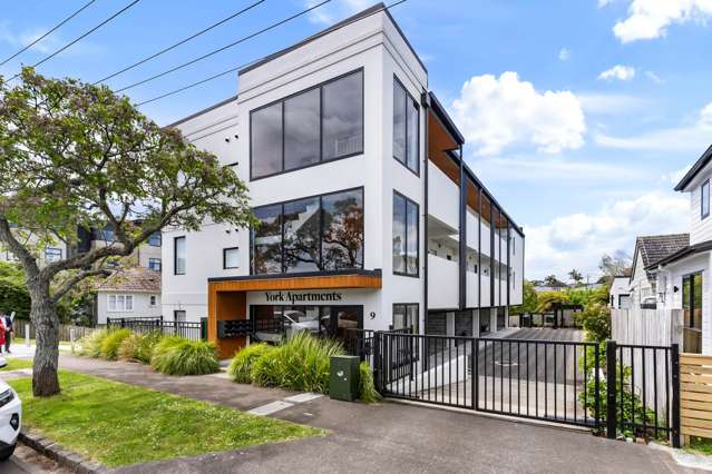Urban Living in the Heart of Mount Albert