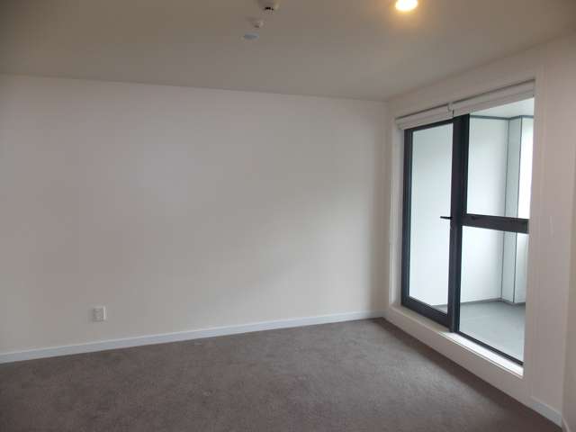 16/8 Basque Road Eden Terrace_3