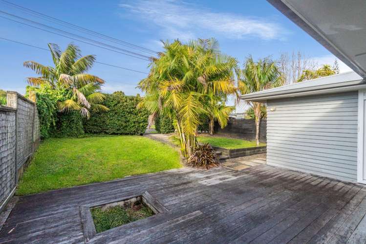 13 Amberley Avenue Te Atatu South_13