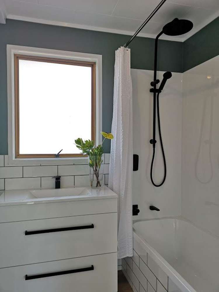 8 Aquarius Avenue Glen Eden_4