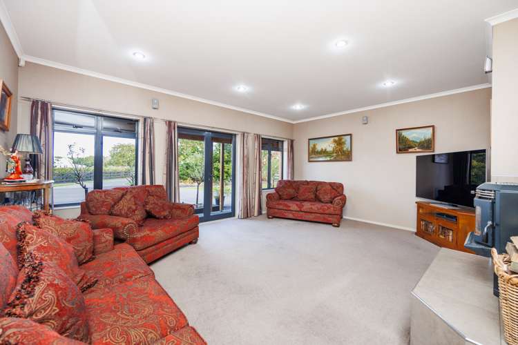 38 Brandon Hall Road Bulls_10