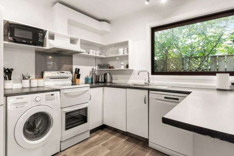 4/163 Queens Drive Lyall Bay_3