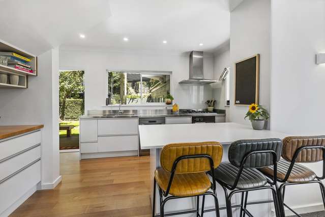 318 Queens Drive Lyall Bay_4