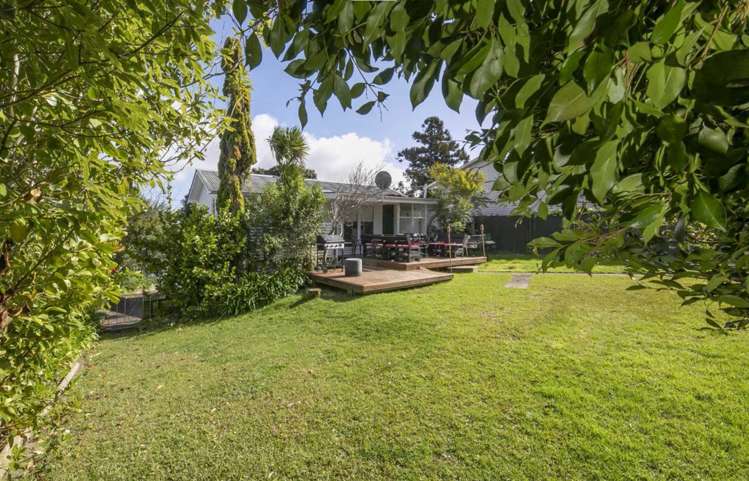 201 Edmonton Road Te Atatu South_1