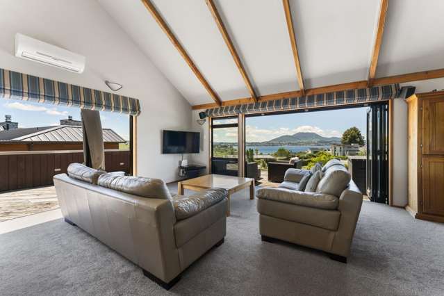 1/11 Krissell Place Acacia Bay_2