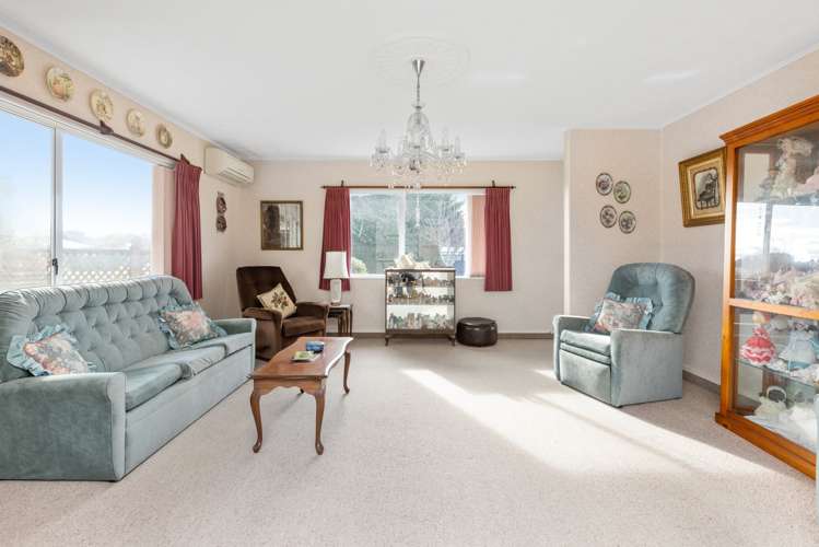 21a Whiting Crescent Greenmeadows_1