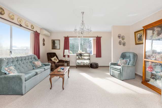 21a Whiting Crescent Greenmeadows_1