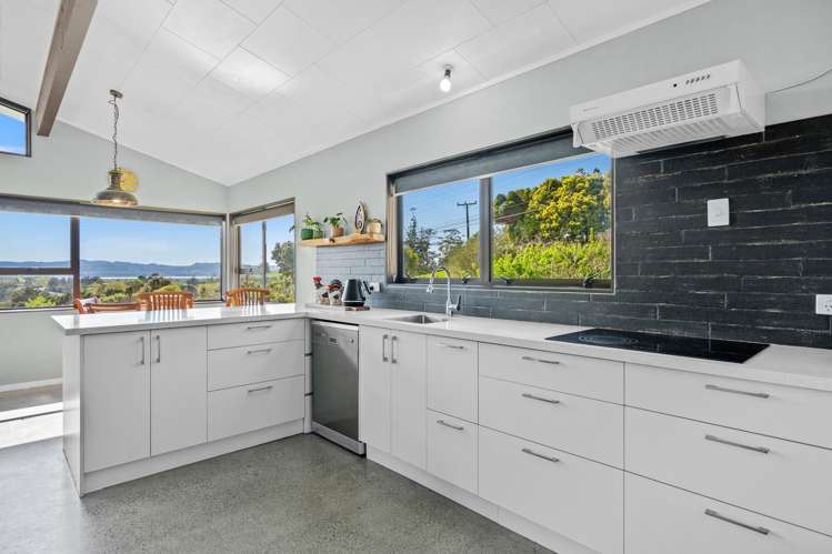 68 Valley View Road Otaika_1