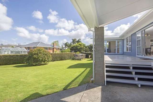 21 Swan Crescent Pakuranga_1