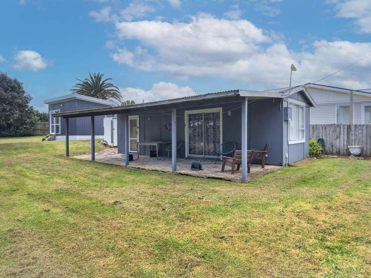 5 Bayly Street Baylys Beach_3