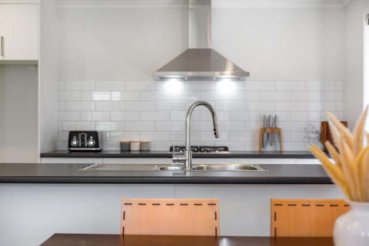 6 Martingale Drive Whitby_8