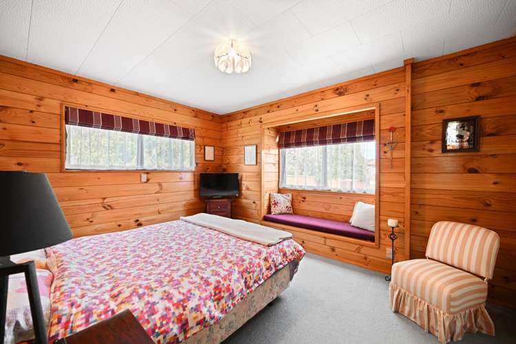 2 Emma Place Pukete_10