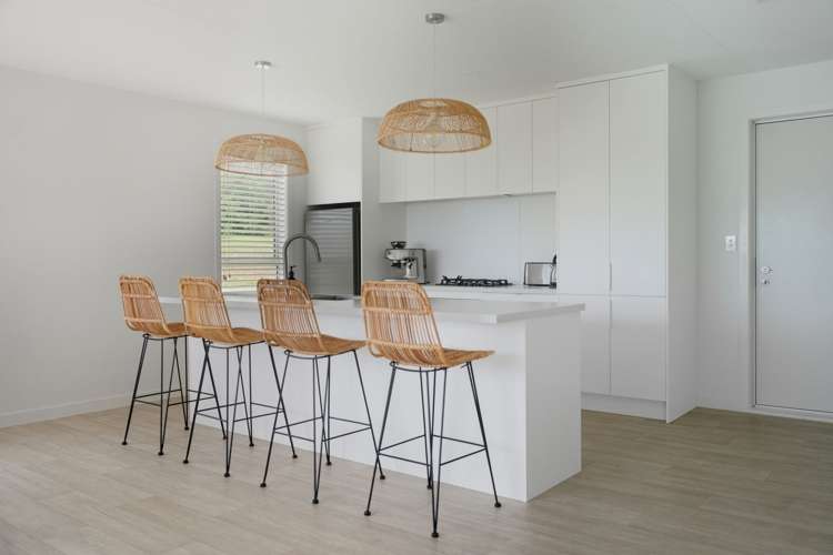 34 Eagles Way Cable Bay_4