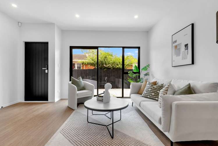 101B & D Gossamer Drive Pakuranga_5