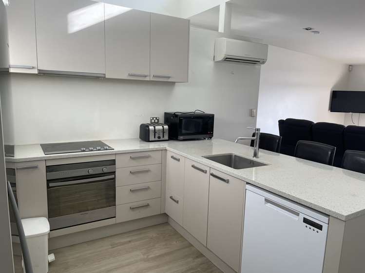 2d Lytton Street Victoria_5