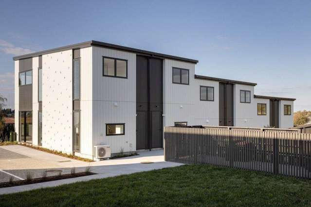 Unit 3 / 26 Landview Road BRAND NEW Town House