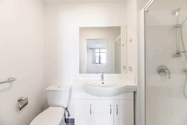 B602/176 Broadway Newmarket_3