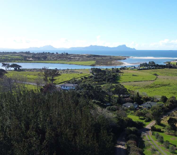 328 Cove Road Waipu_31