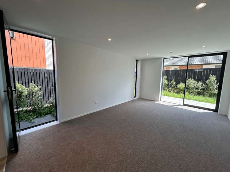 2/12 Treasure Lane Te Atatu South_7