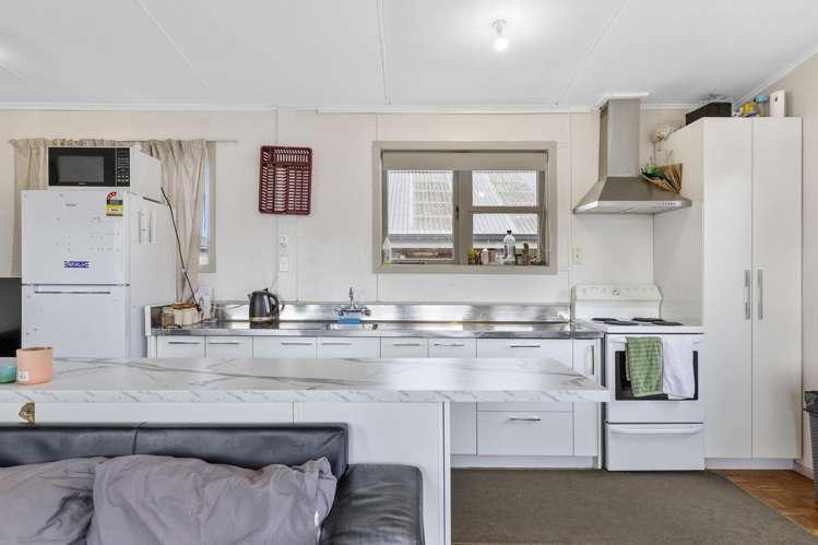 20 Te Takinga Street_2