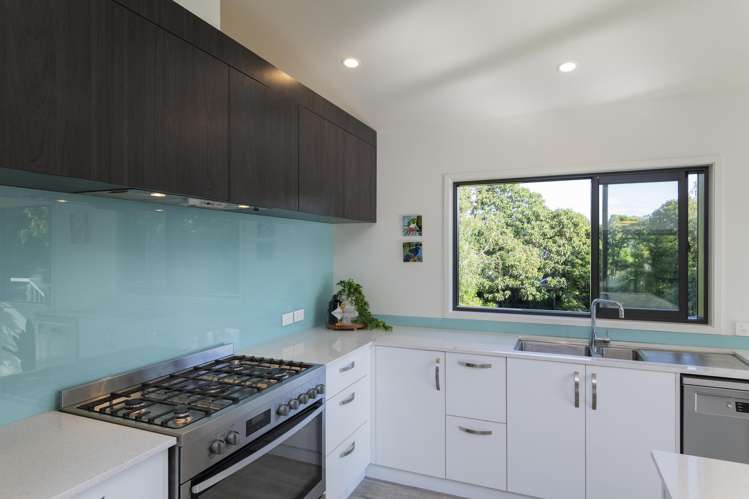 15 Adams Road Whataupoko_16