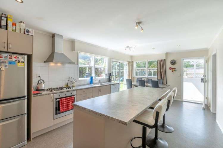 2 Hinemoa Street Paraparaumu_8