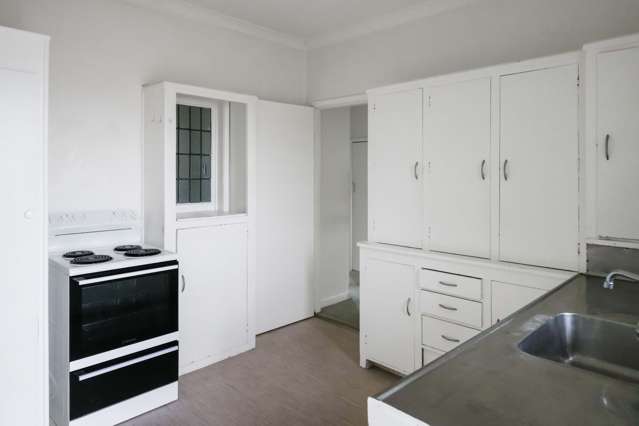 63-65G Whites Line East 1378_1