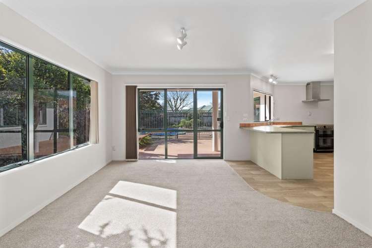 30 Caversham Drive 2612_6
