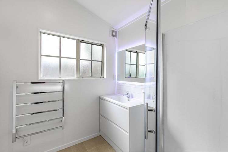 16a Woodside Crescent Saint Heliers_13
