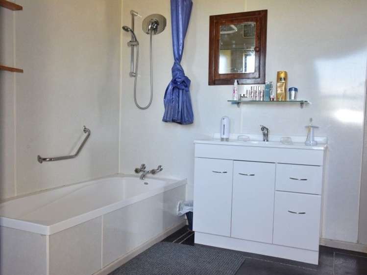 186 Grant Road Otatara_11