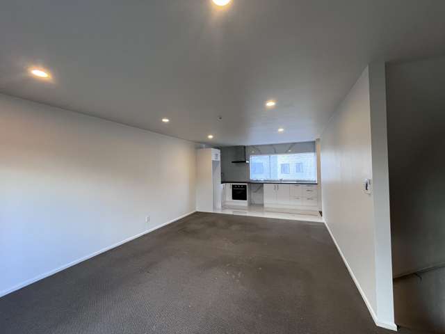 18/1C Briar  Way New Lynn_2