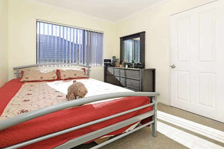 26 Robert Ross Place Clendon Park_8