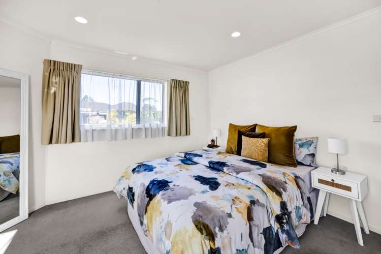 1/2 Waiwera Place Merrilands_5