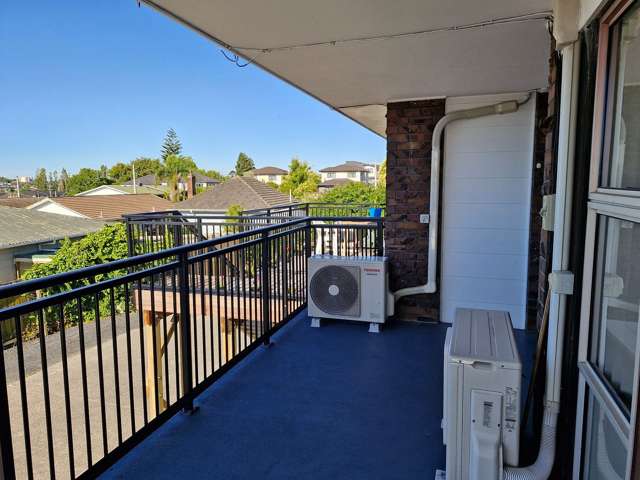4/84A Pah Road Papatoetoe_1