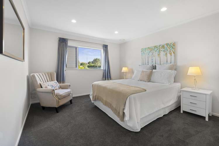 60 Chesterfield Way Orewa_20