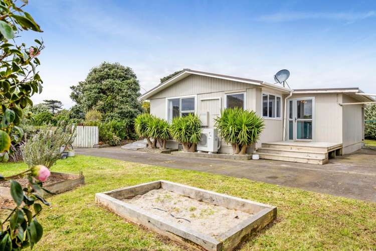 1 Pohutukawa Drive Opunake_23