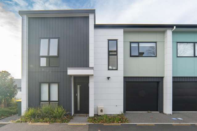 Beautiful Four Bedroom Three bathroom Apartment