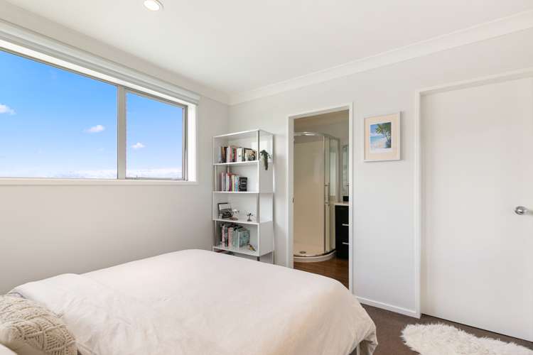 15 Birkhall Grove Strathmore Park_11